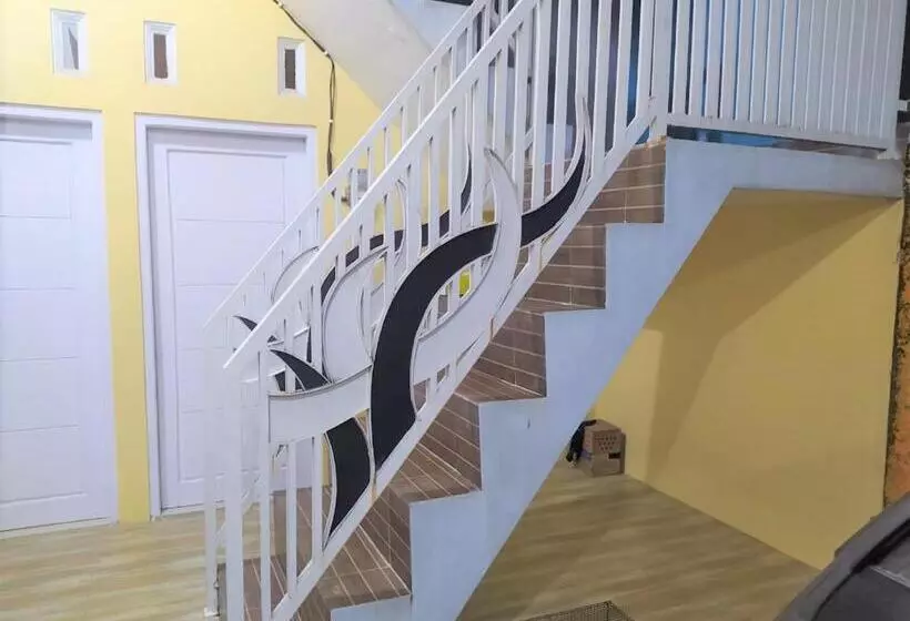 ホテル Guesthouse Berlian Batang Syariah Near Kampung Kalisalak Park