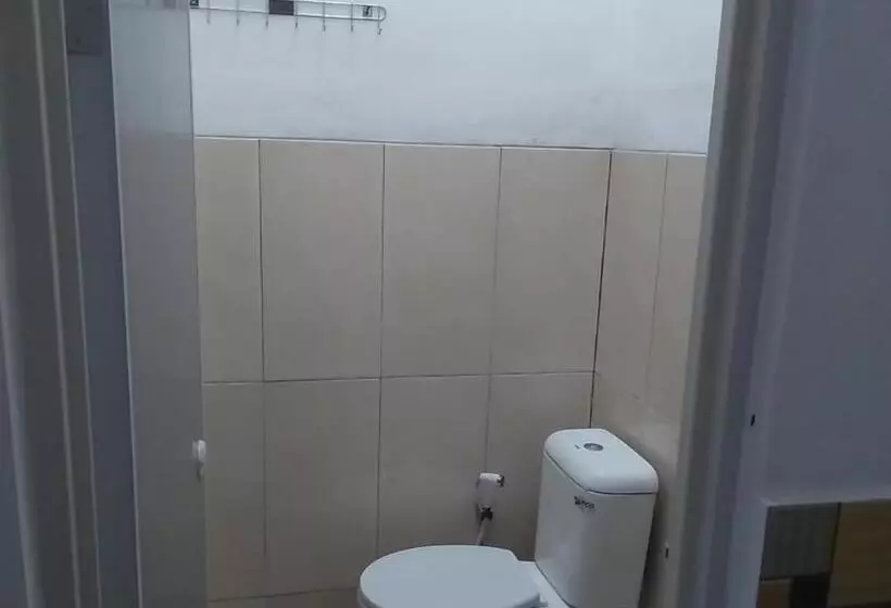ホテル Guesthouse Berlian Batang Syariah Near Kampung Kalisalak Park
