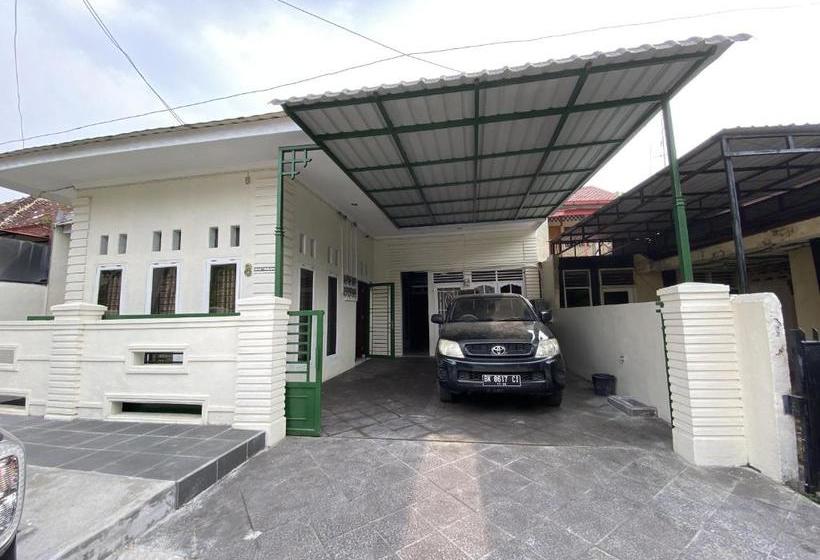 בית מלון כפרי Oyo 11365s Martimbang Homestay