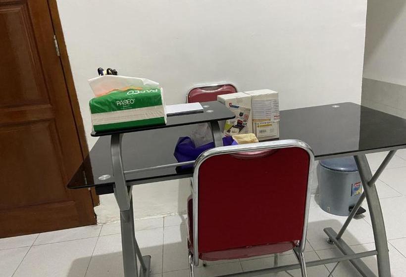 בית מלון כפרי Oyo 11365s Martimbang Homestay