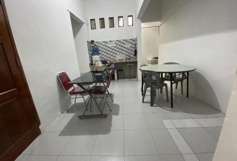 בית מלון כפרי Oyo 11365s Martimbang Homestay