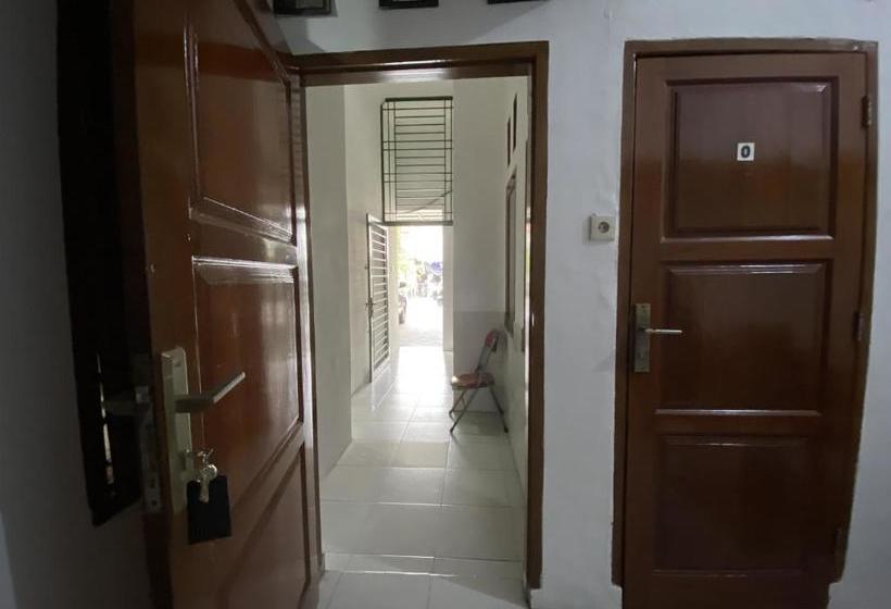 בית מלון כפרי Oyo 11365s Martimbang Homestay