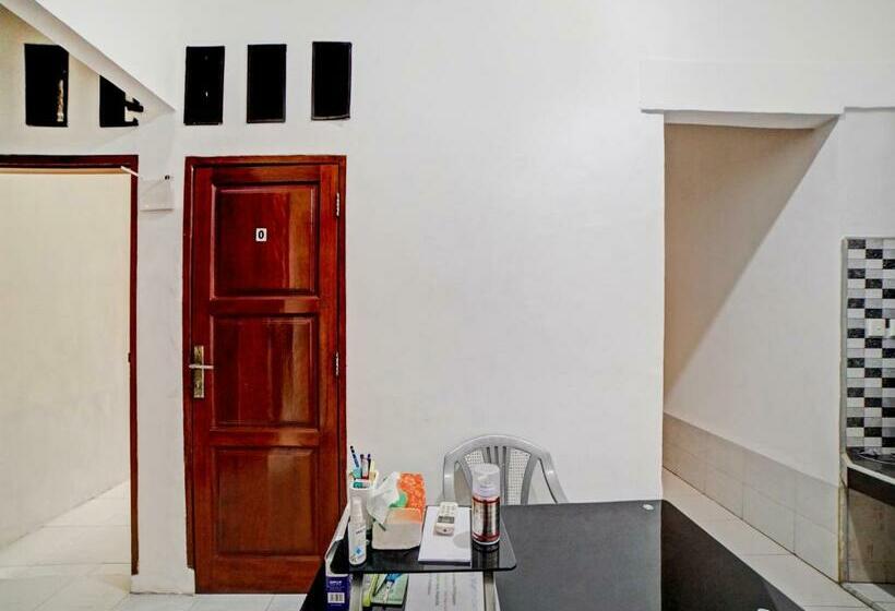 בית מלון כפרי Oyo 11365s Martimbang Homestay