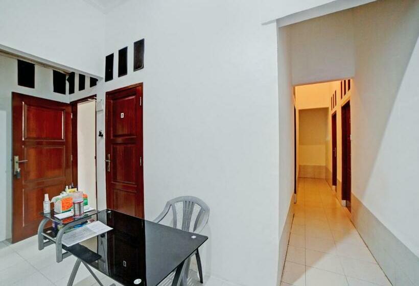 בית מלון כפרי Oyo 11365s Martimbang Homestay