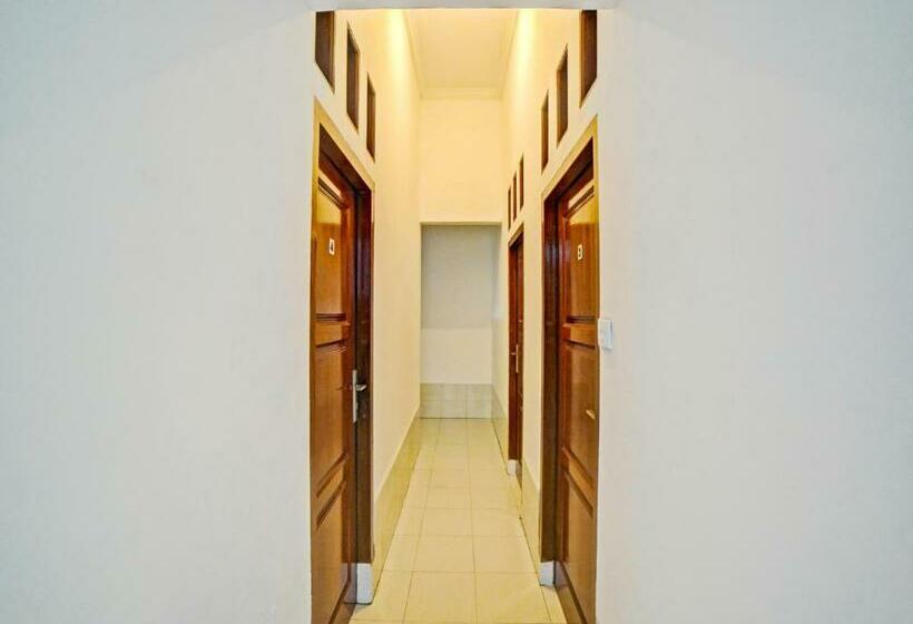 בית מלון כפרי Oyo 11365s Martimbang Homestay