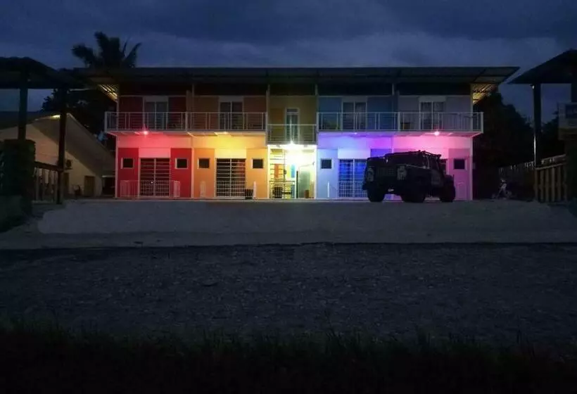 Hotelli Oyo 90312 Rainbow Guesthouse