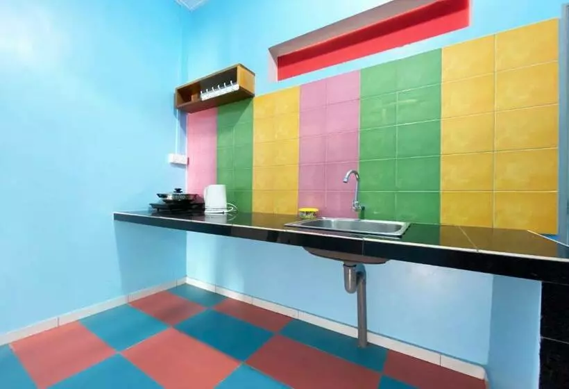 Hotelli Oyo 90312 Rainbow Guesthouse