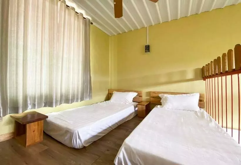 Hotelli Oyo 90312 Rainbow Guesthouse
