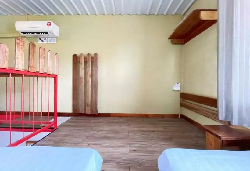 Hotelli Oyo 90312 Rainbow Guesthouse