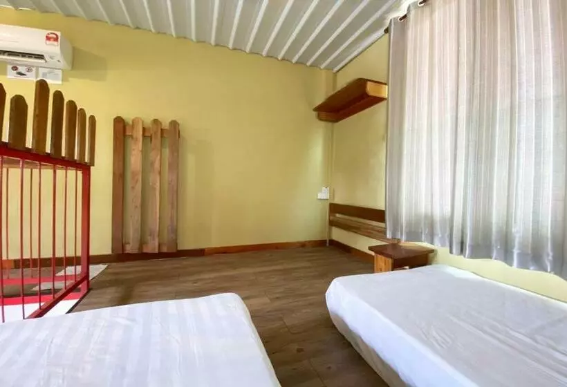 Hotelli Oyo 90312 Rainbow Guesthouse