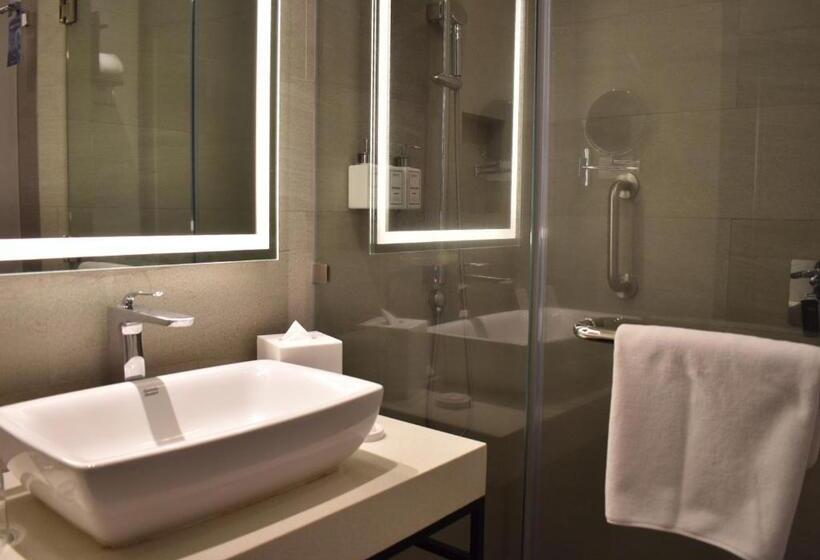 Hotelli Park Inn By Radisson Bacolod