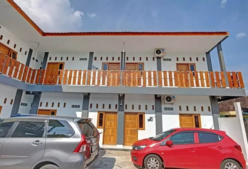 Hotelli Spot On 90577 Griya Afifah Syariah