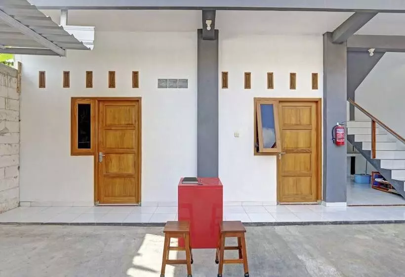 Hotelli Spot On 90577 Griya Afifah Syariah