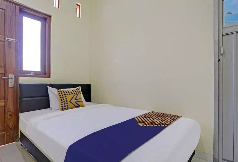 Hotelli Spot On 90577 Griya Afifah Syariah