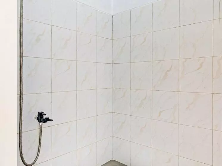 Hotelli Spot On 90577 Griya Afifah Syariah