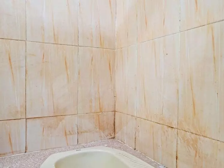 Hotelli Spot On 90586 Hagawa Syariah Homestay