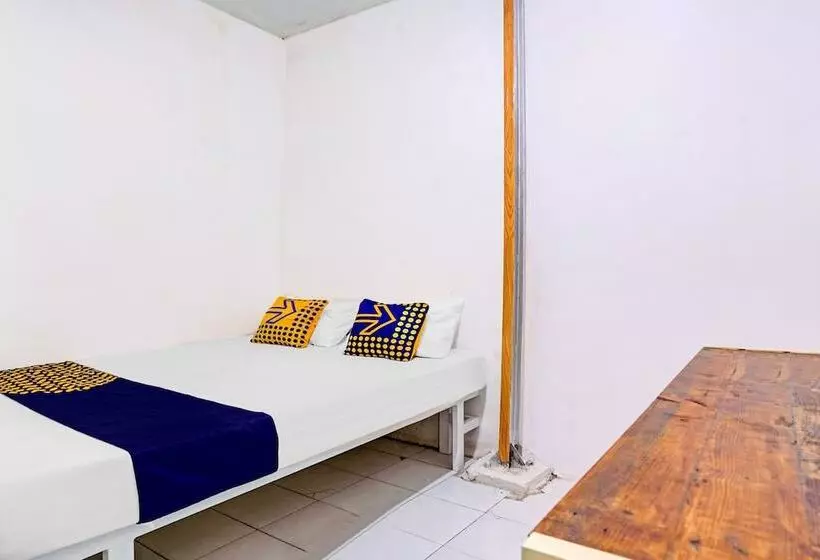 Hotelli Spot On 90586 Hagawa Syariah Homestay