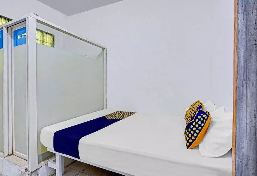 Hotelli Spot On 90586 Hagawa Syariah Homestay