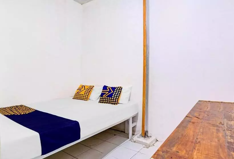 Hotelli Spot On 90586 Hagawa Syariah Homestay