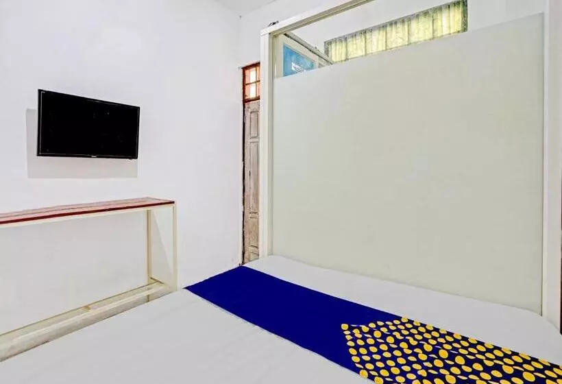 Hotelli Spot On 90586 Hagawa Syariah Homestay