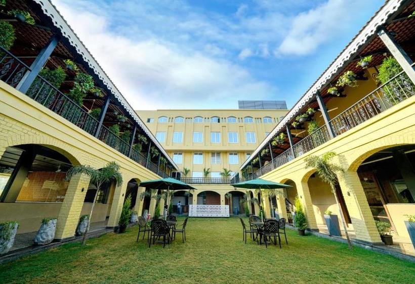 Town Palace Best Business Hotel In Bijapur