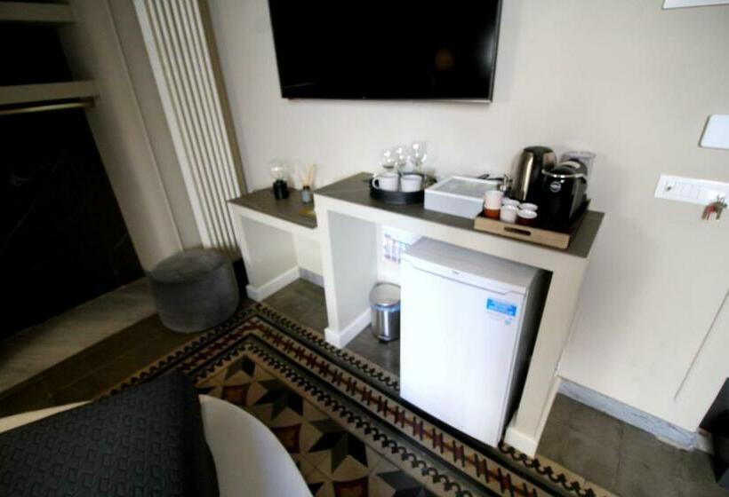 پانسیون Duomo Housing Catania Le Suites