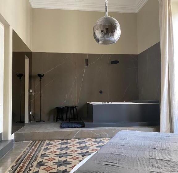 پانسیون Duomo Housing Catania Le Suites