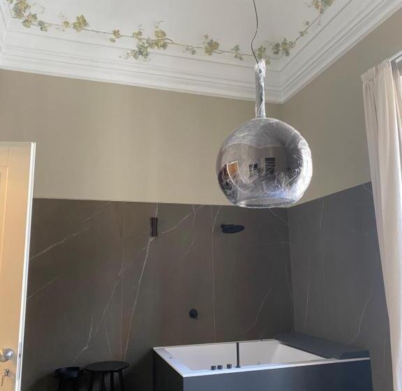 پانسیون Duomo Housing Catania Le Suites