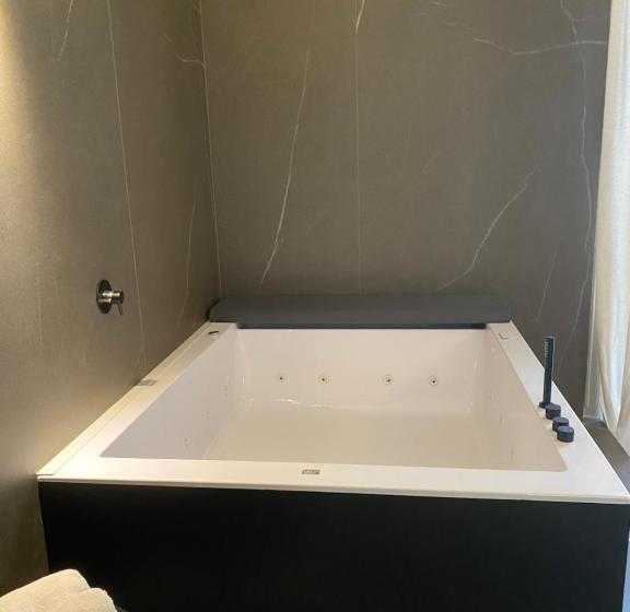 پانسیون Duomo Housing Catania Le Suites