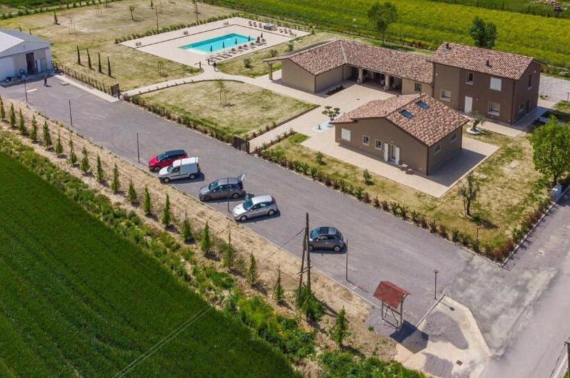 پانسیون Terra Fina