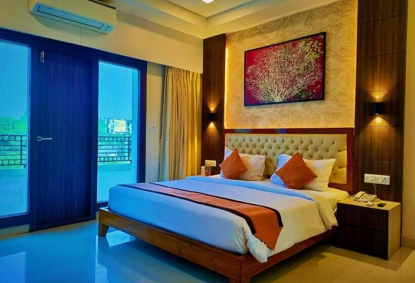 Sambhabana Hotel & Suites