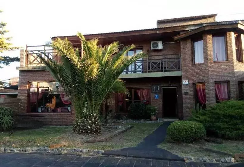 Retkeilymaja Posada Savoia