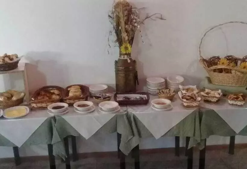 Retkeilymaja Posada Savoia