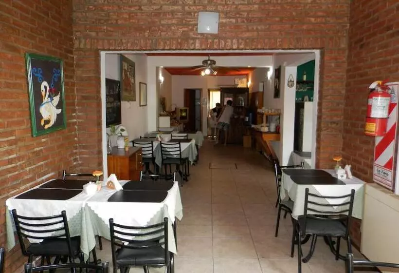 Retkeilymaja Posada Savoia