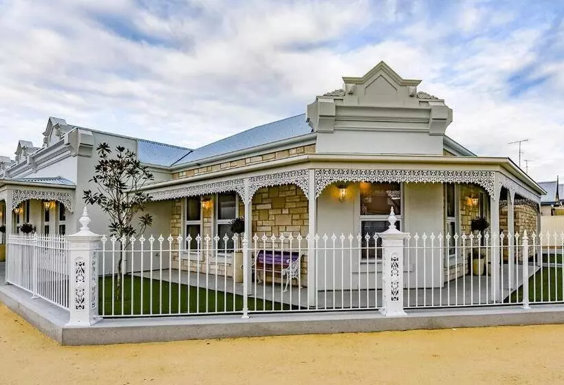 Aloha Central Luxury Accommodation