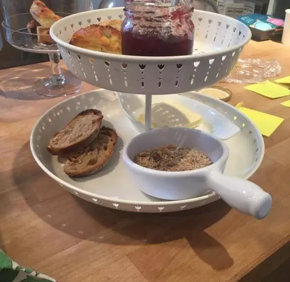 Aamiaismajoitus (B&B) Un Dimanche Chez Julie Chambre Célestine