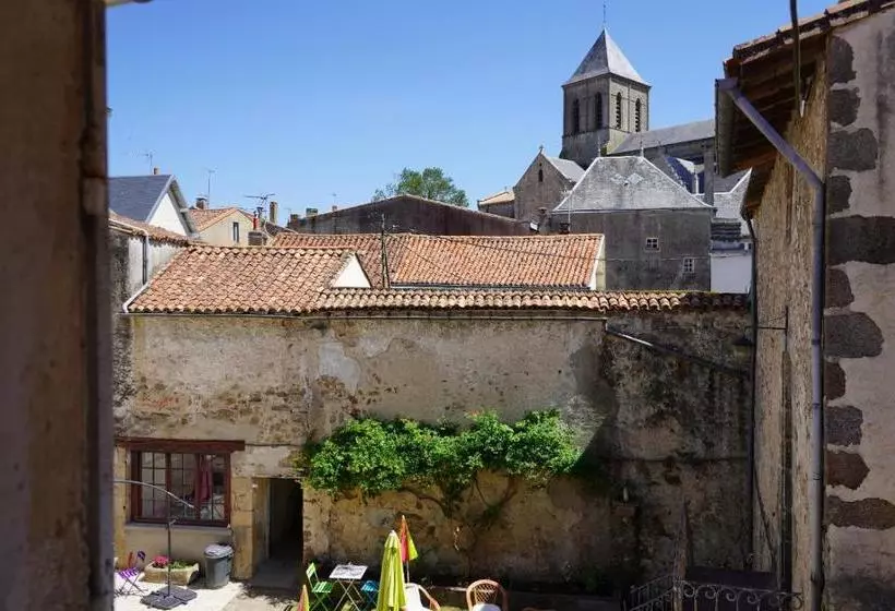 Aamiaismajoitus (B&B) Un Dimanche Chez Julie Chambre Célestine