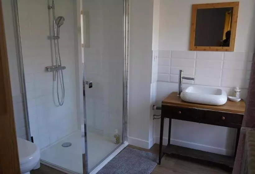 Aamiaismajoitus (B&B) Un Dimanche Chez Julie Chambre Célestine