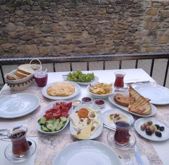 تختخواب و صبحانه Paparuna Butik