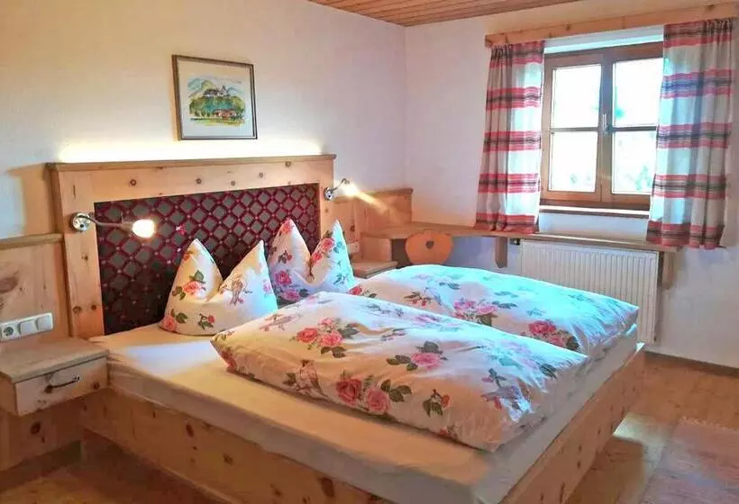ホテル Bergbauernhof Simmerl