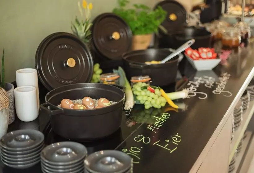 ホテル Holiday Inn   The Niu, Mill Cologne Mülheim, An Ihg