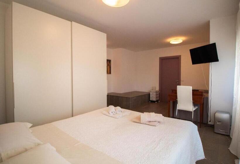 بنسيون Bed Adelaide