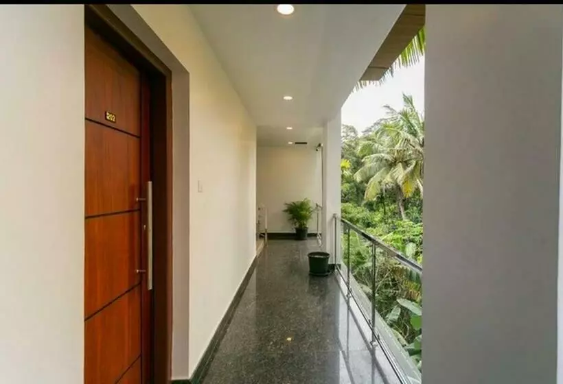 Lomakeskus Thenmala Hormuz Inn