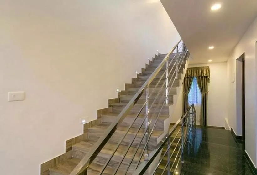 Lomakeskus Thenmala Hormuz Inn