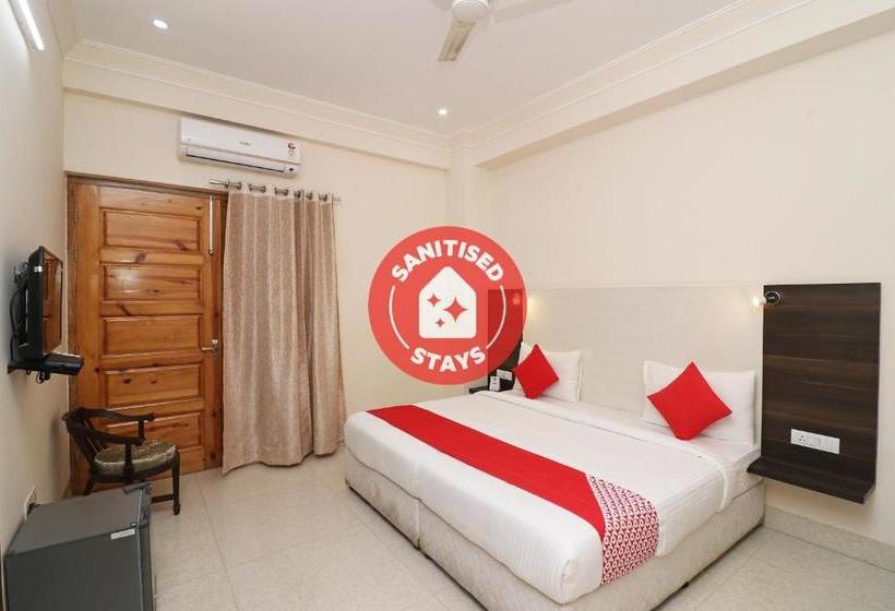 Vaccinated Staff - Oyo 29200 Hotel Raj Residency B