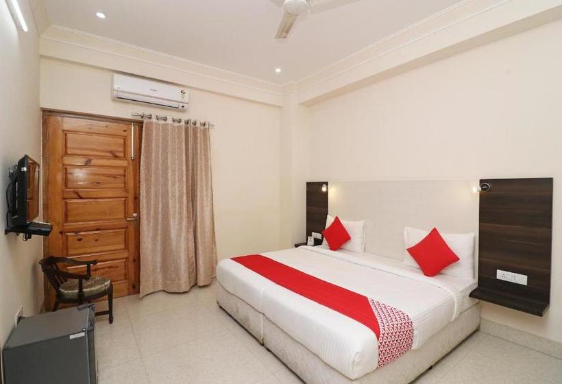 Vaccinated Staff - Oyo 29200 Hotel Raj Residency B