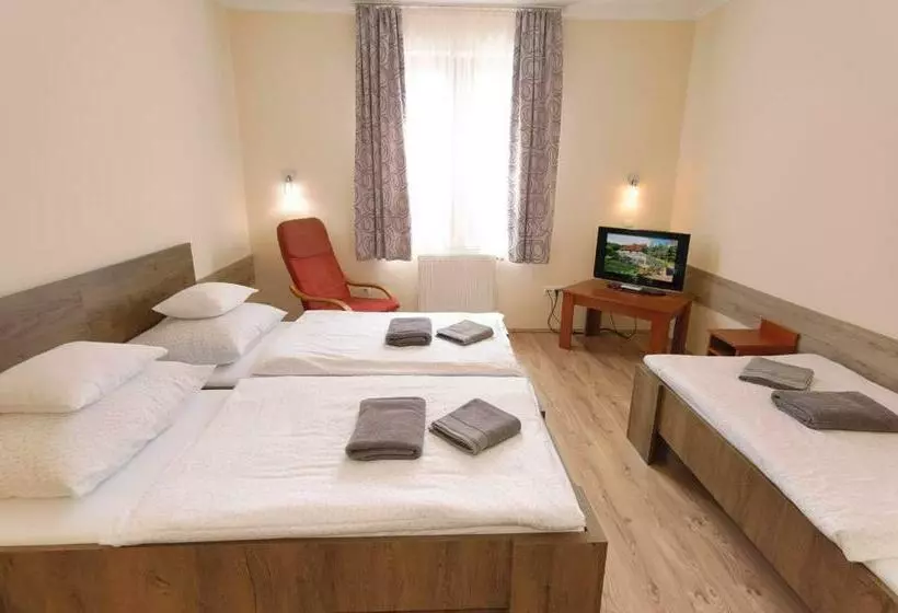 Aamiaismajoitus (B&B) Kamilla Panzió és Rendezvényház