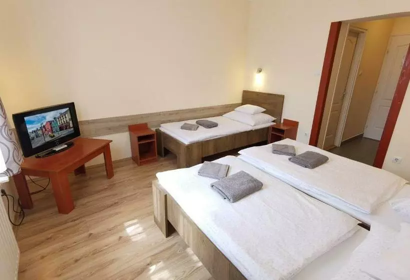 Aamiaismajoitus (B&B) Kamilla Panzió és Rendezvényház