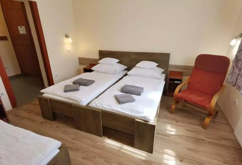 Aamiaismajoitus (B&B) Kamilla Panzió és Rendezvényház