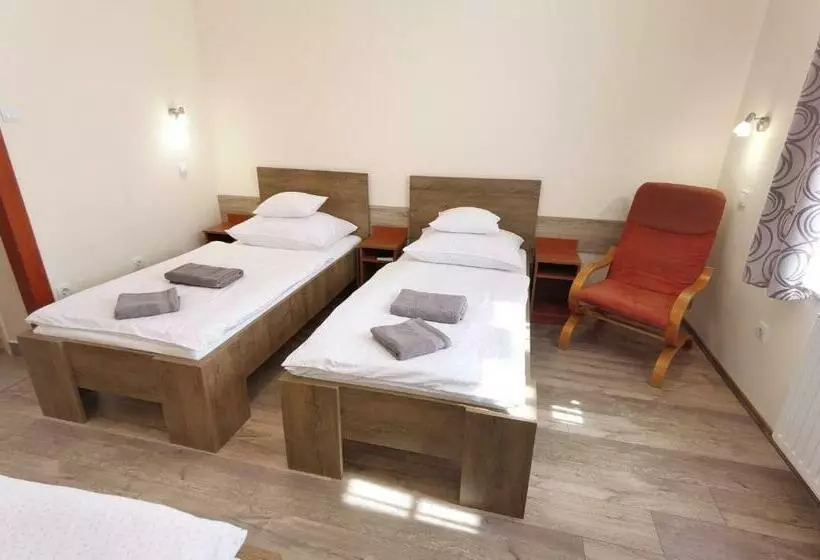 Aamiaismajoitus (B&B) Kamilla Panzió és Rendezvényház